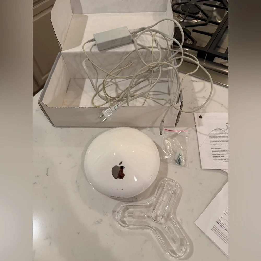 Apple Airport Extreme Base Station Model A1034 54 Mpbs